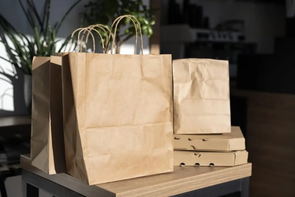 3 razones por las que nunca deberías tirar las bolsas de papel (incluso las rotas)