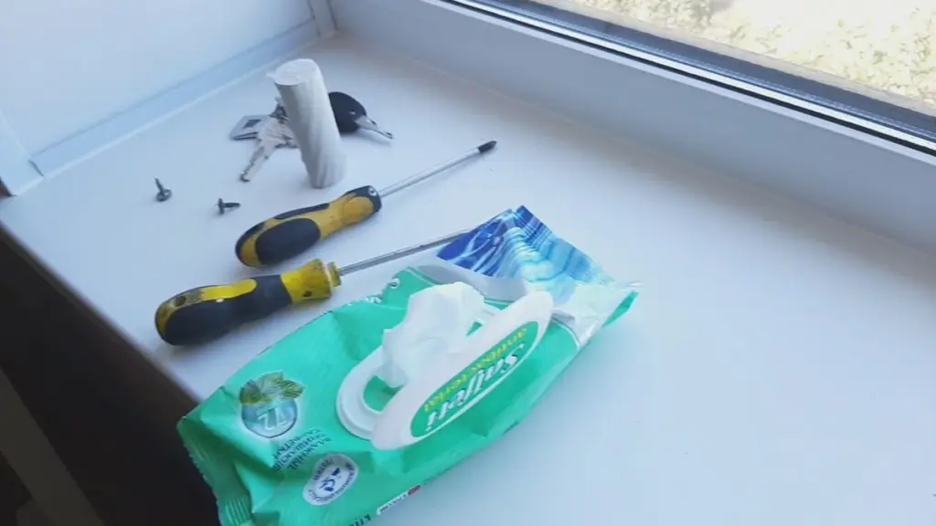 Adiós corrientes: el truco infalible de mi suegro para aislar el alféizar