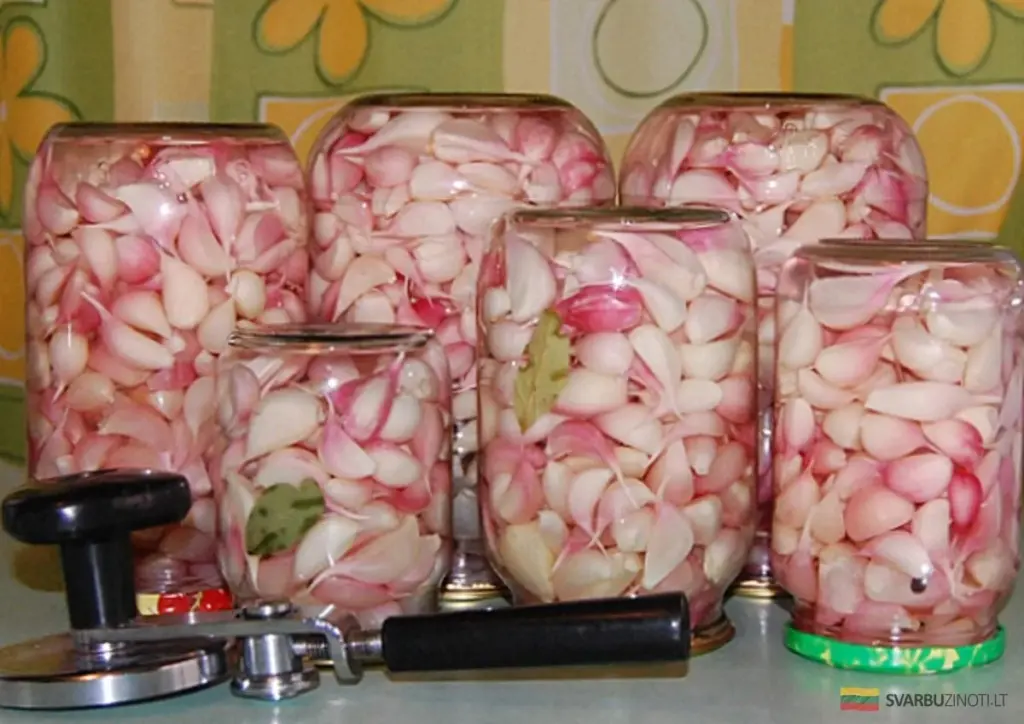 Ajo encurtido en frío: El secreto ancestral que realza cualquier plato