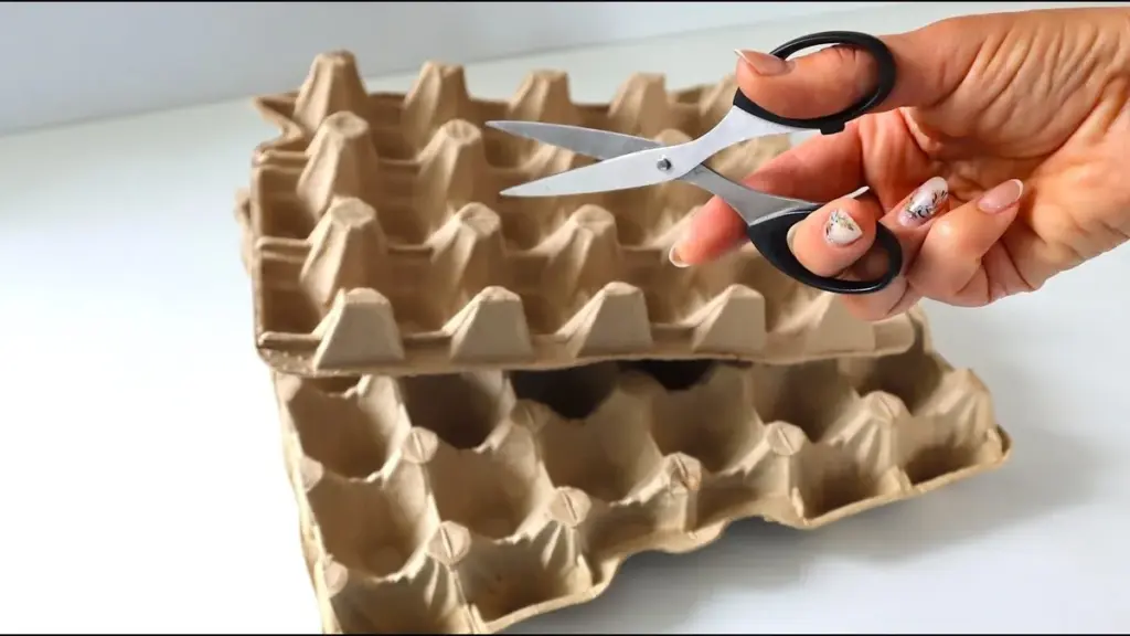 Deja de tirar los cartones de huevos: 3 maneras clave de usarlos para ahorrar en calefacción e invierno