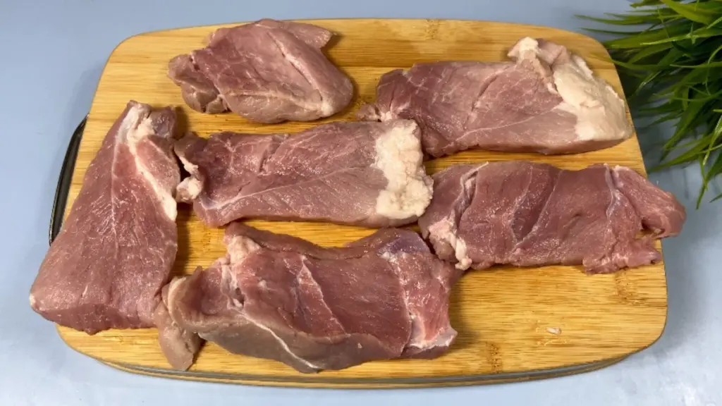 El carnicero del mercado palideció: así revelo cuánta agua y colorante tiene la carne con una servilleta