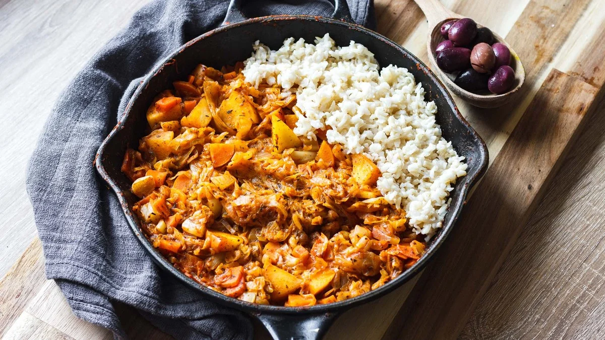 El secreto gitano para un repollo estofado con aroma a hogar - image 1