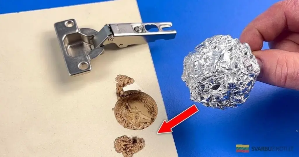 El truco del papel de aluminio que repara puertas chirriantes: ¡nadie te creerá lo bien que funciona!