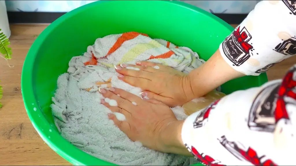 El truco infalible para que tus paños de cocina queden impecables (incluso los más manchados)