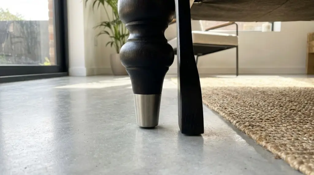 Estira la vida de tus muebles: la solución para estabilizar mesas y sillas que se tambalean con solo dos pasos