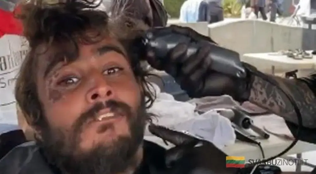 Jason Schneidman: el barbero que transforma vidas en la calle