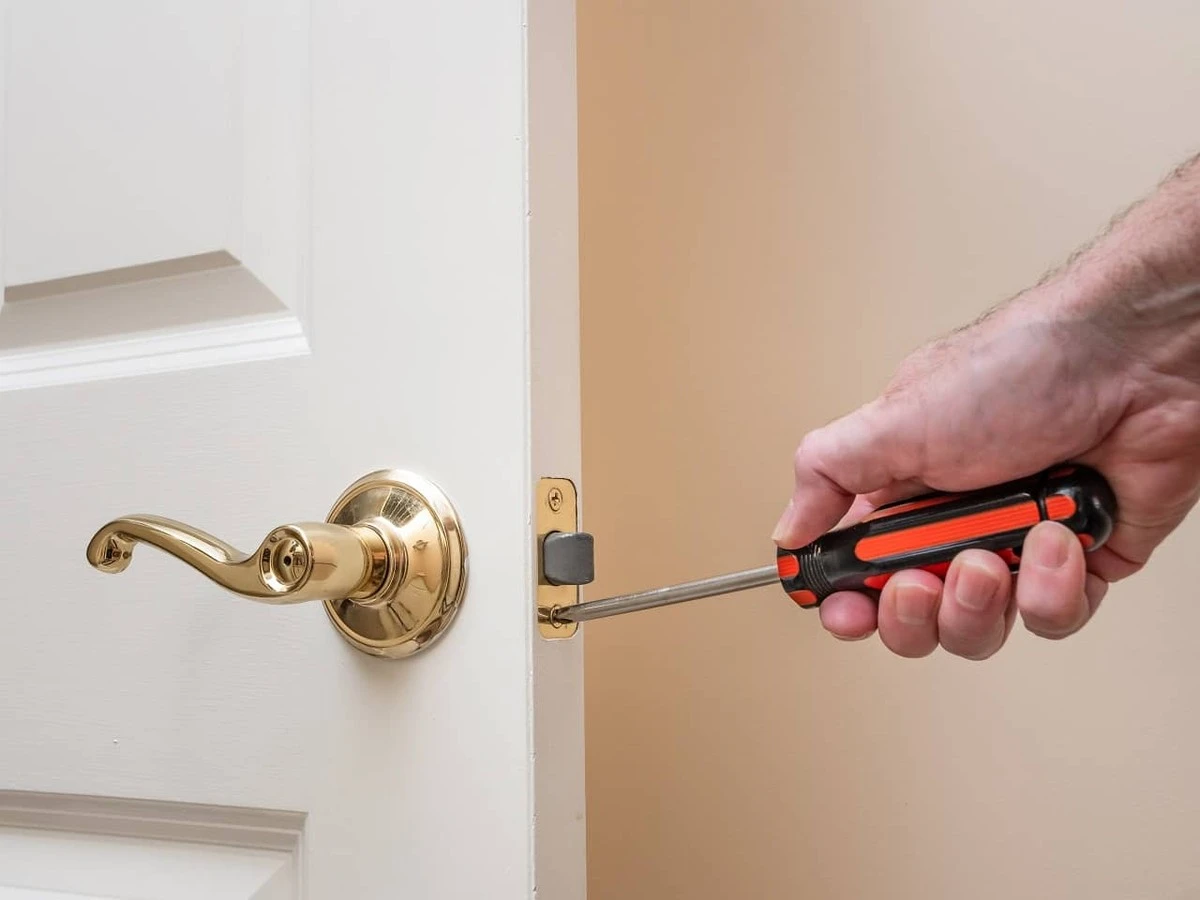 La llave no gira en tu cerradura: una simple maniobra la salva en minutos - image 1