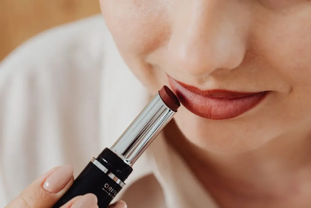Los secretos de los labios perfectos: 5 trucos para que tu labial dure todo el día