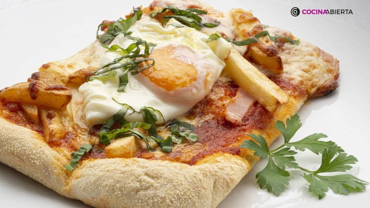 Papa y huevo: la pareja perfecta para desayunos, comidas y cenas con sabor a pizza - image 1