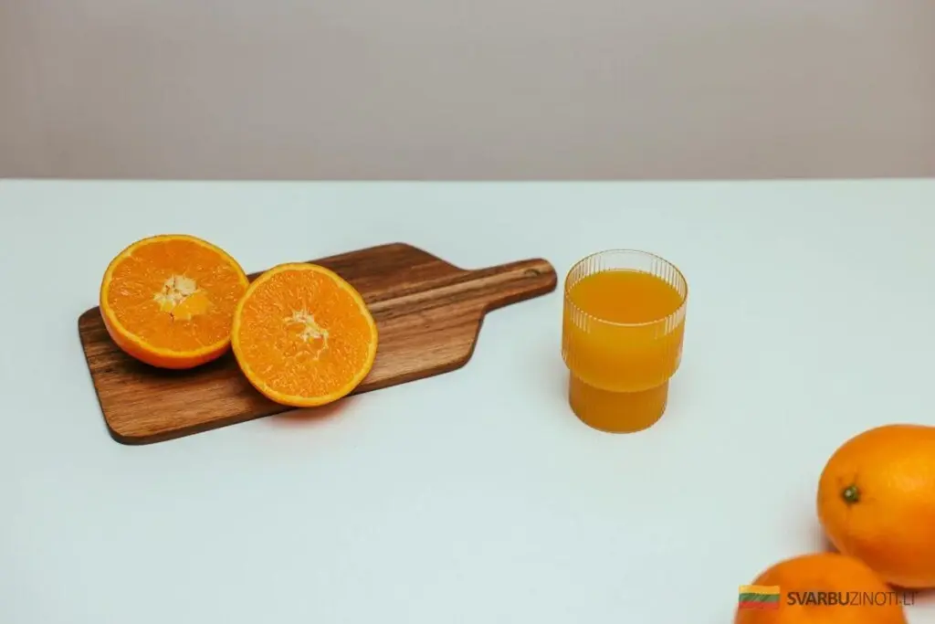 Por qué es mejor comer una naranja entera que beber su jugo: los médicos explican