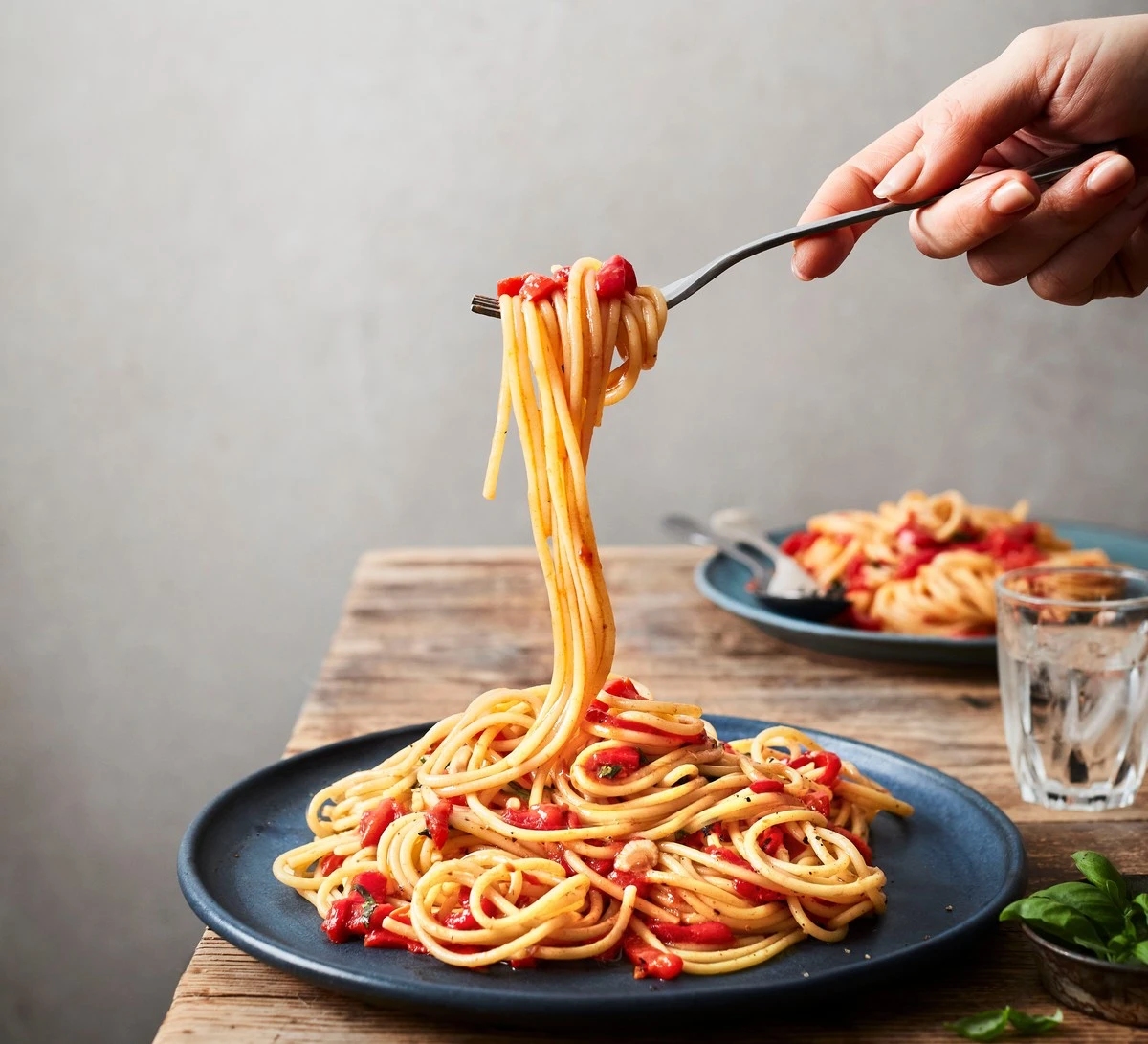 Por qué los chefs italianos nunca enjuagan la pasta después de cocinarla - image 1