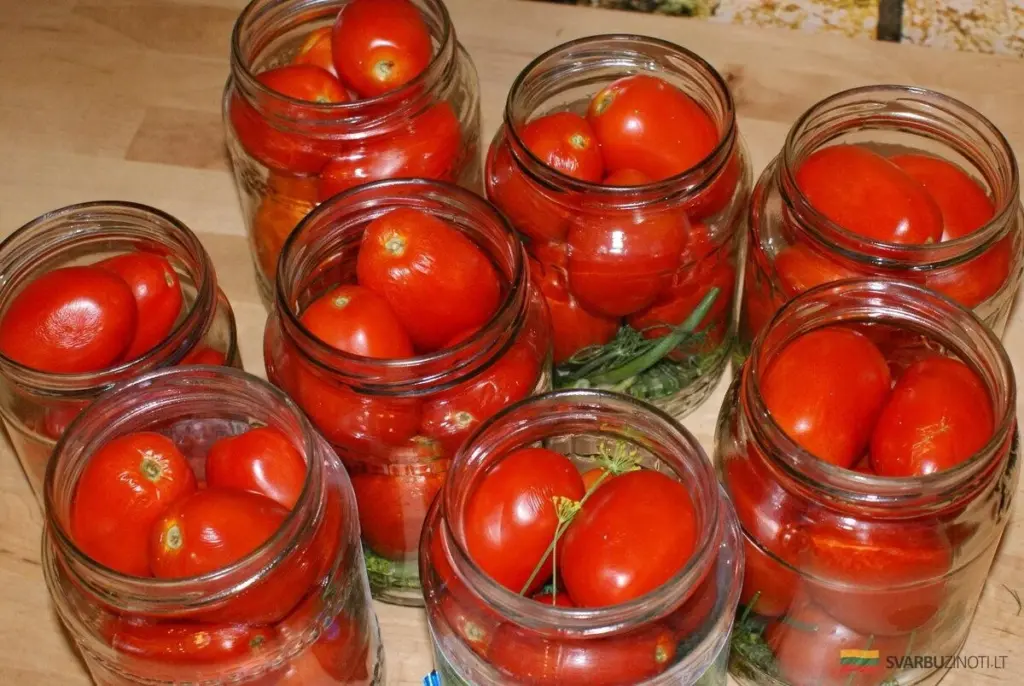 Tomates en conserva sin vinagre: la receta secreta que revolucionará tus inviernos.