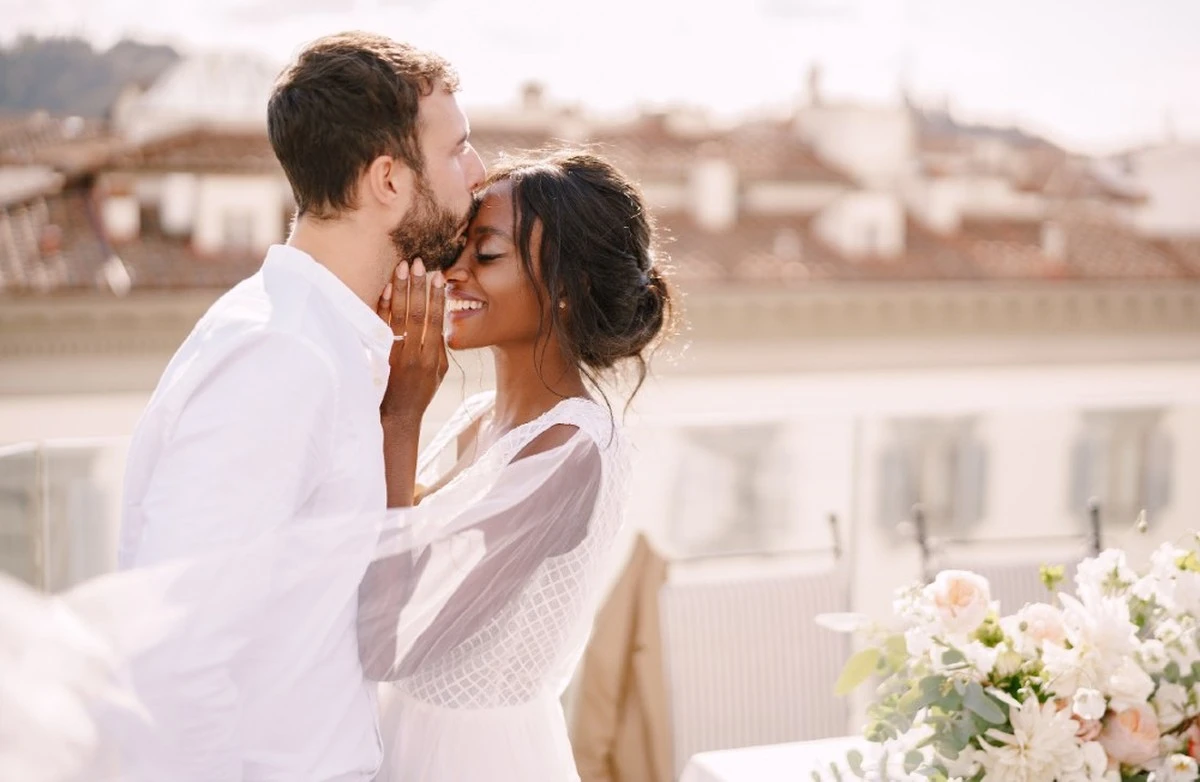 Vestimos en Klaipėda: Laura y Diana revelan el precio y secretos de su boda de ensueño - image 1