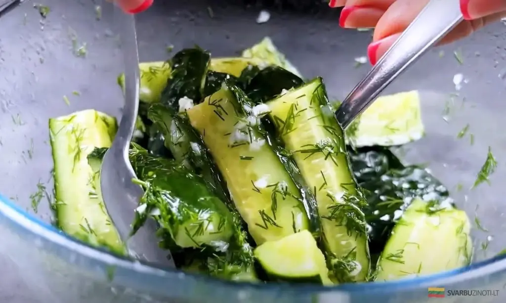 5 porciones que preparo y van directo al refrigerador: listas en 3 horas, mucho más ricas que los pepinillos marinados