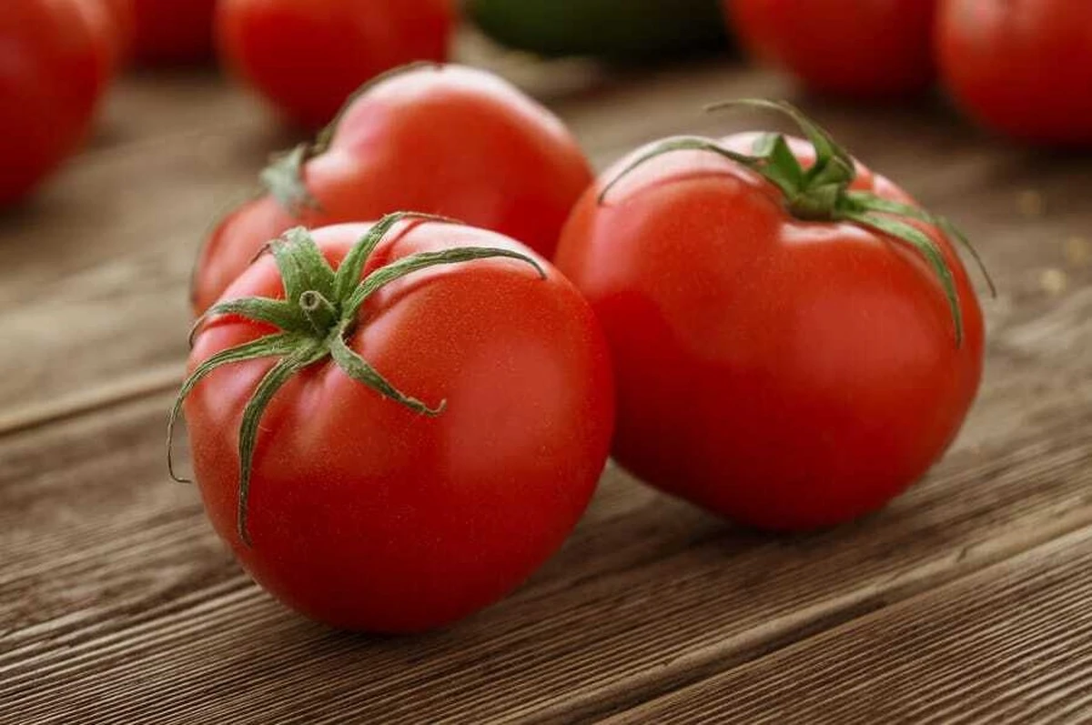 5 variedades de tomate que casi crecen solas: ¡Tu huerto fácil! - image 1