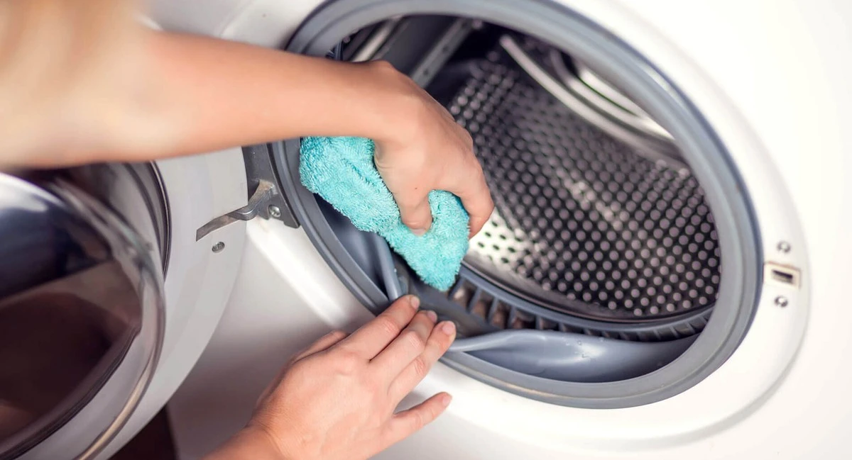 6 cucharadas de bicarbonato y vinagre: el truco para una lavadora como nueva - image 1