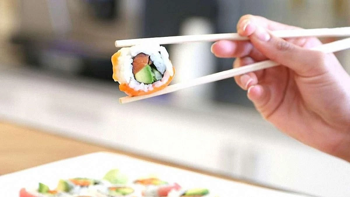7 ingeniosos usos para las palillos de sushi que te sorprenderán - image 1