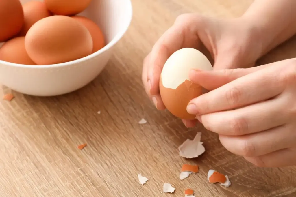 7 objetos que arruinan la practicidad y estética de tu cocina (incluyendo esos adornos que crees que alegran)