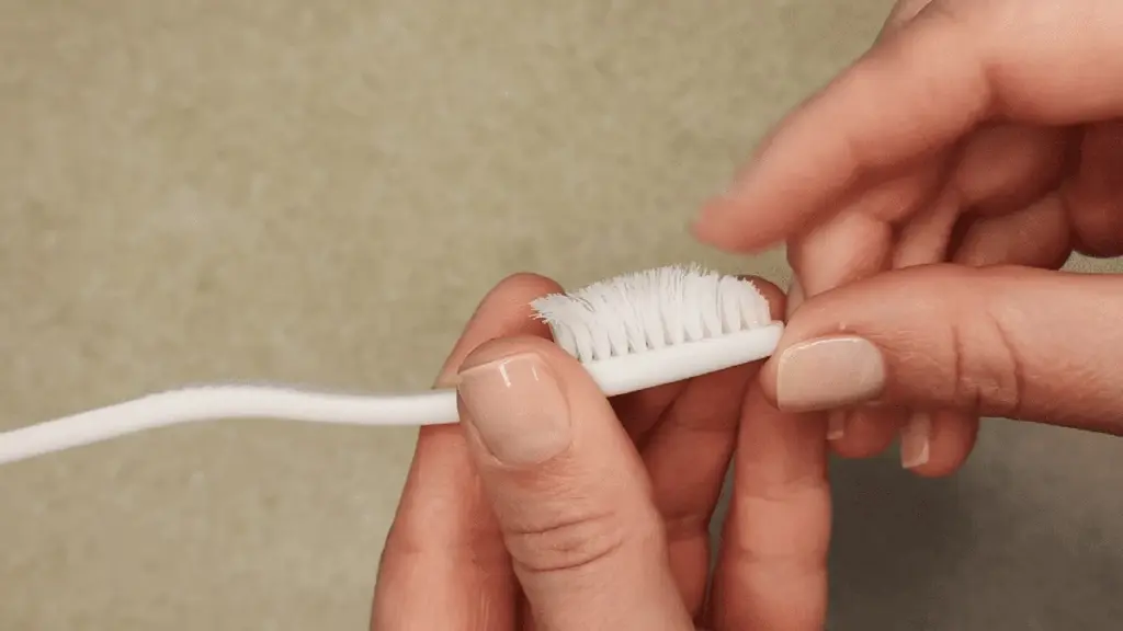 7 usos insospechados para tu cepillo de dientes viejo: ¡aprovecha cada fibra!