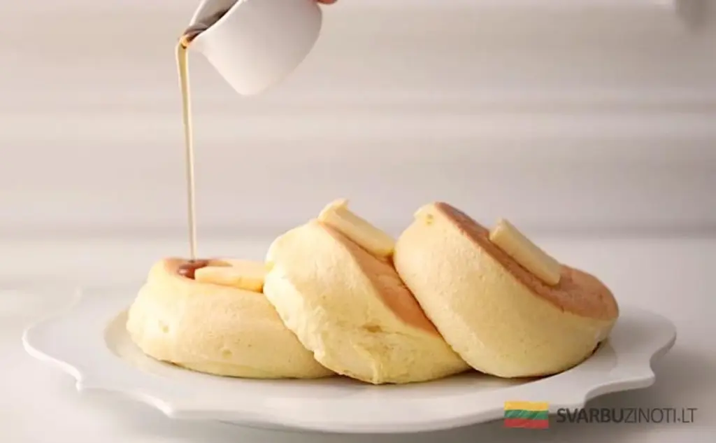Blyneliai kremaus kaip grietinėlė: paslaptis slypi kepime po dangčiu