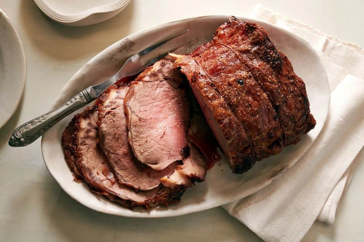 Carne en el Horno con Ciruelas Pasas: El Secreto para una Versión Festiva Inolvidable - image 1
