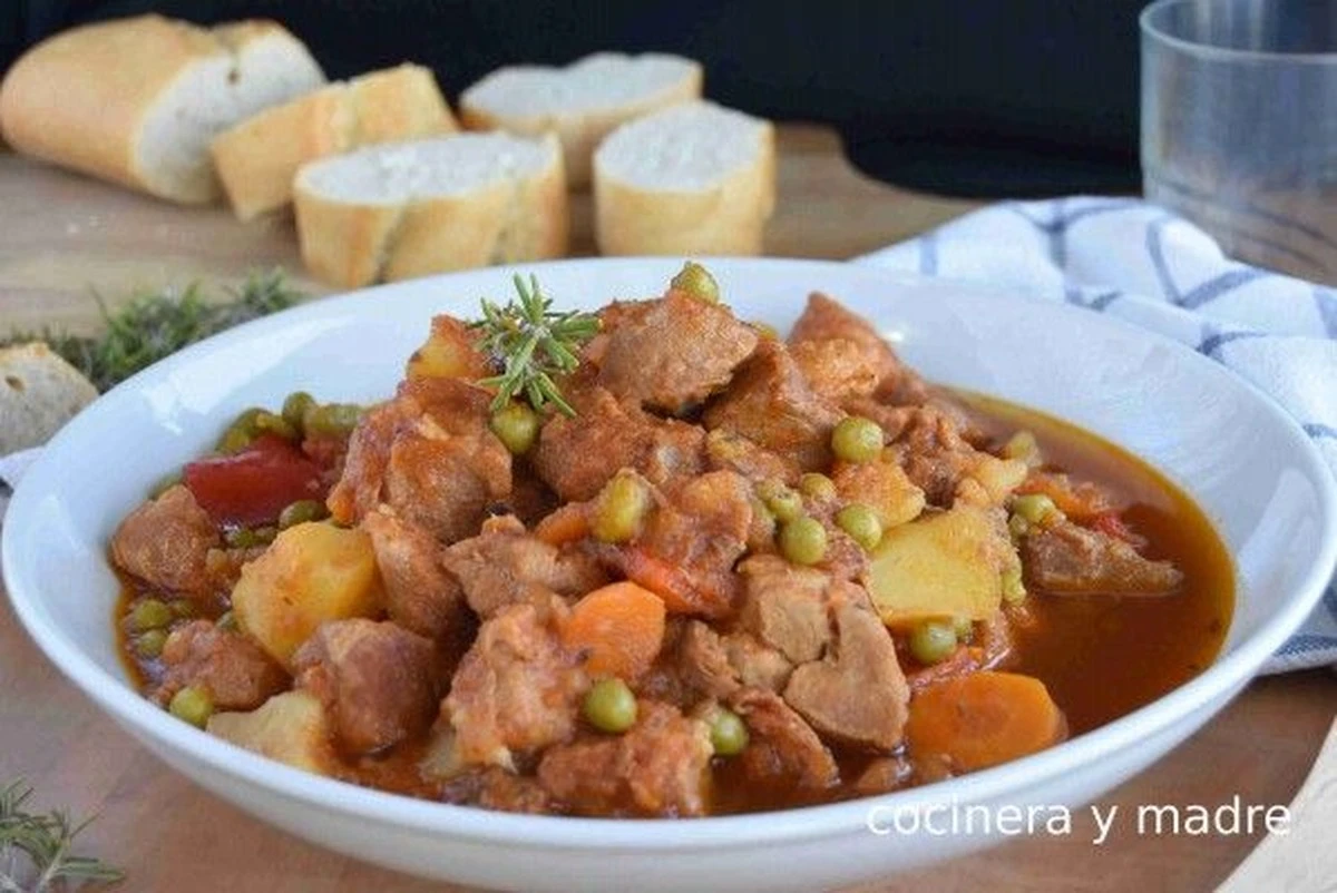 Costillas de cerdo estofadas en salsa de cebolla: la carne más tierna que nunca has probado - image 1