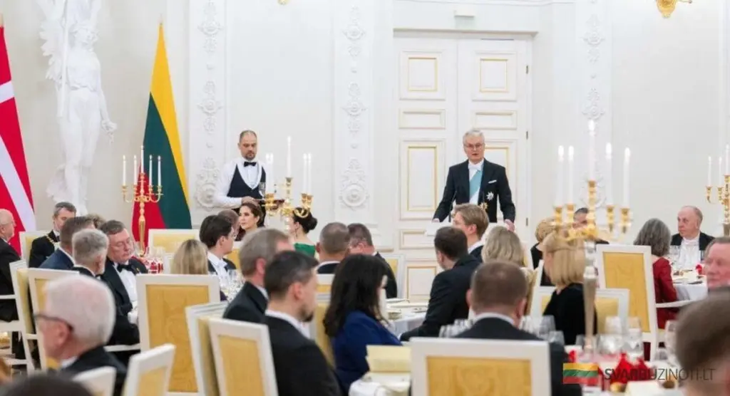 Detalles de la cena real con el presidente lituano: lo que sirvieron y cuánto costó
