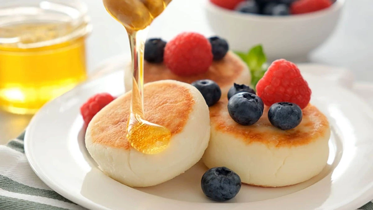 De un paquete de queso cottage, preparo hamburguesas rellenas: ¡el desayuno más rápido y delicioso! - image 1