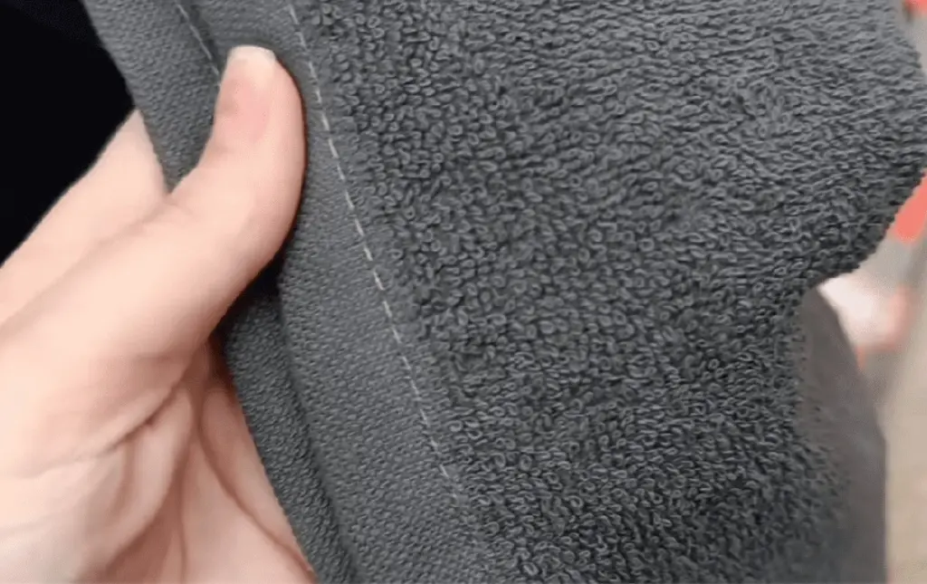 Devuelve la suavidad a tus toallas de baño con una botella de algo sorprendentemente común