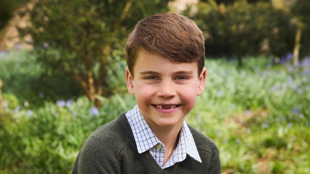 El descaro de Luis: las travesuras del príncipe que conquistaron a todos en el desfile real - image 1