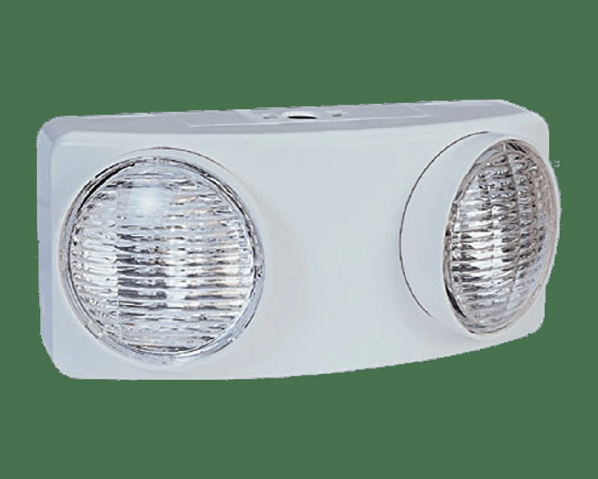 El electricista revela el truco de un linterna eterna con 2 pilas que te salva en cortes de luz - image 1