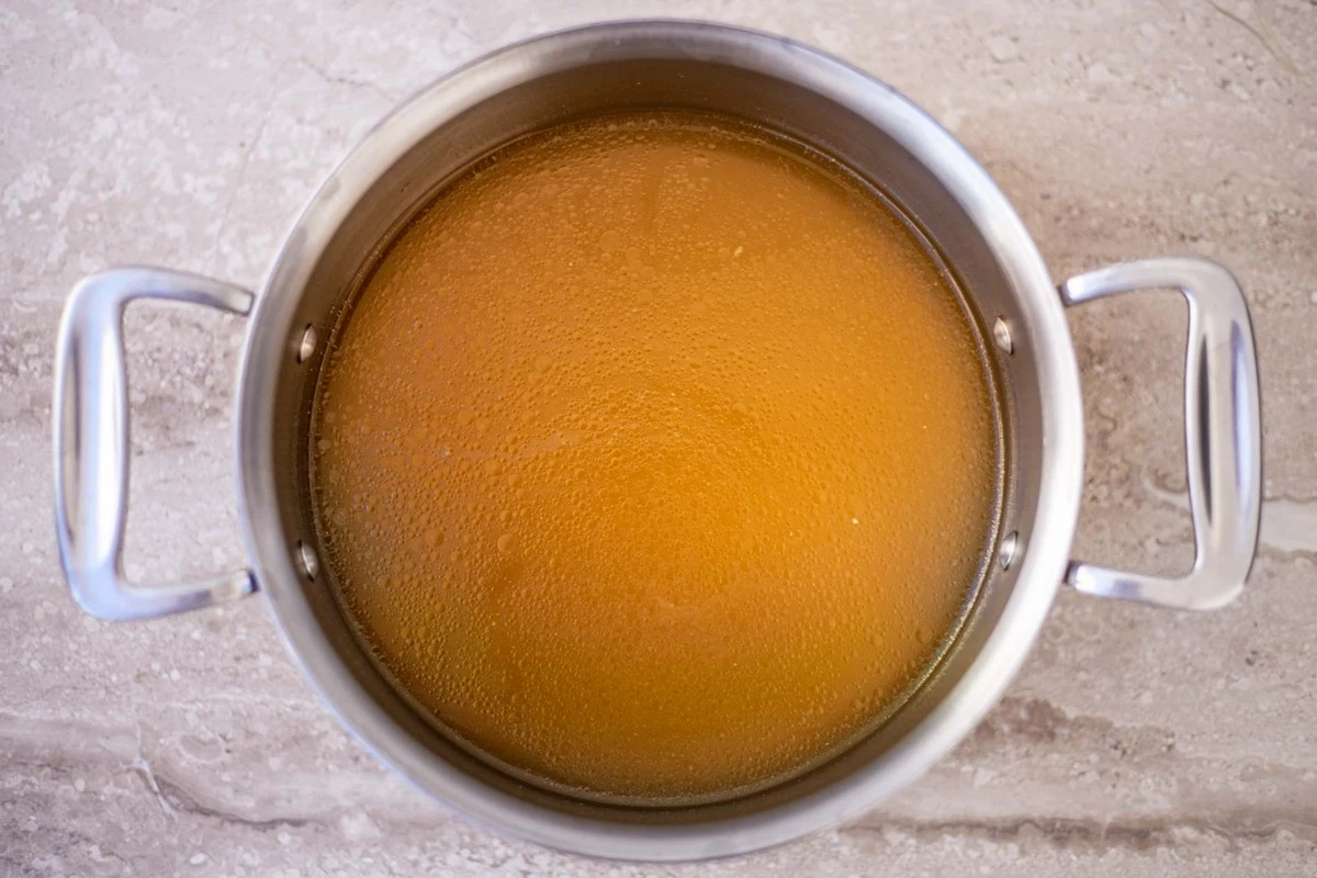 El ingrediente secreto que transforma tu caldo de pollo en oro líquido - image 1