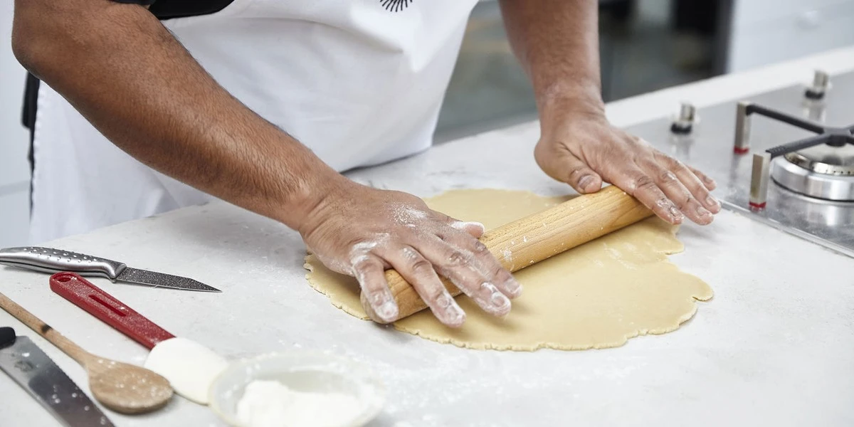 El secreto de los bollos esponjosos: un toque de crema agria que los hace irresistibles - image 1