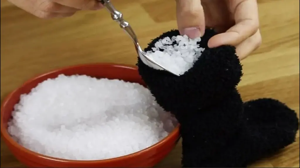 El secreto de los exploradores polares: un toque de esto en tus calcetines y tus pies se mantendrán calientes en el frío extremo