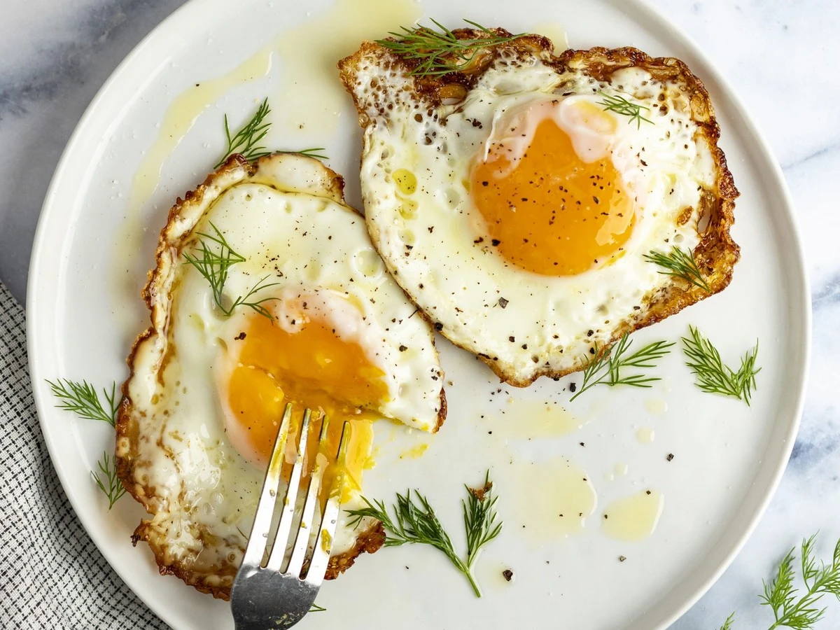 El secreto para freír huevos que preserva su nutrición: solo 1 ingrediente - image 1