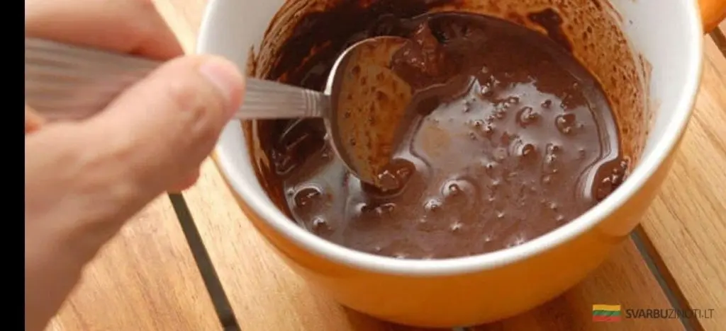 El secreto para una piel visiblemente más firme: la mascarilla de cacao y miel