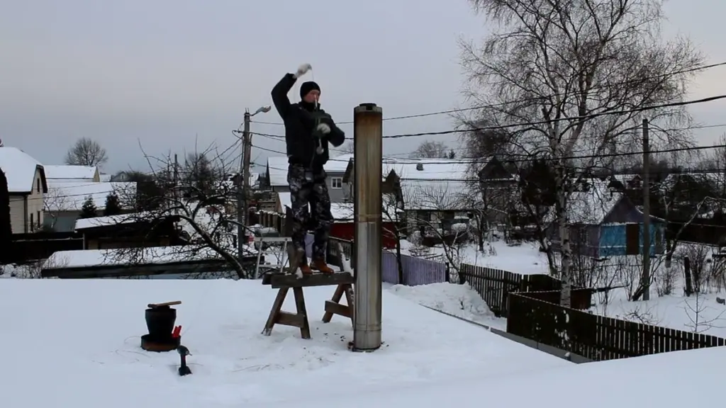 El truco del vecino con 30 años de experiencia que me salvó de limpiar la chimenea en 4 años