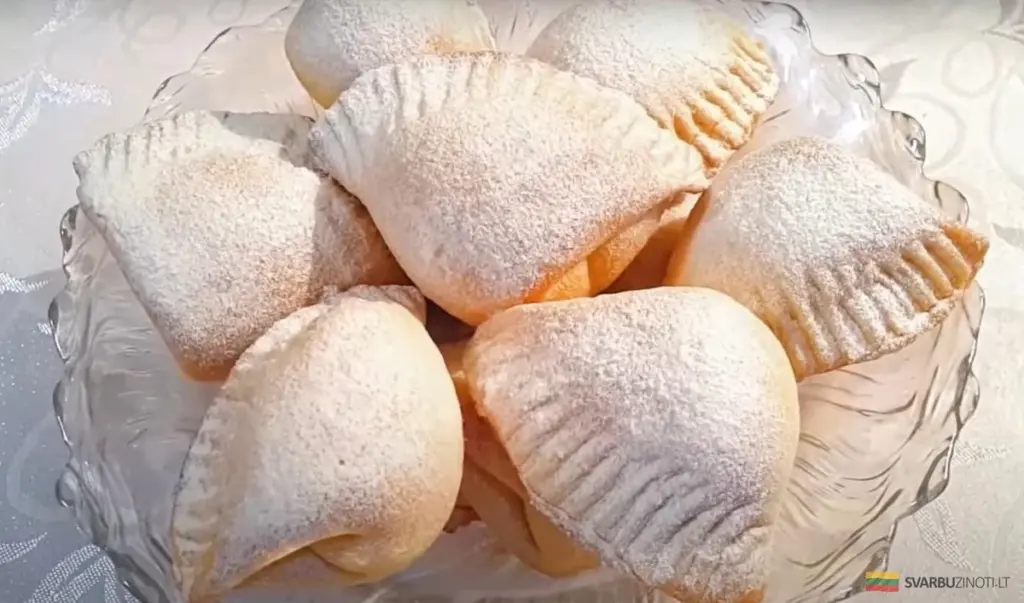 Galletas con forma de concha rellenas de merengue: el postre que impresiona a simple vista