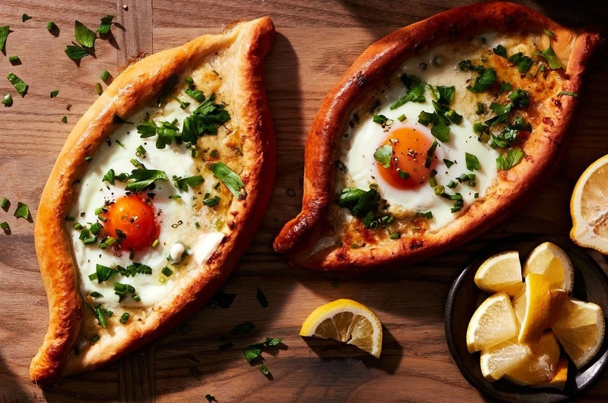 Khachapuri Megreliano: La Receta de Queso Que Te Hará Olvidar Todos Los Demás - image 1