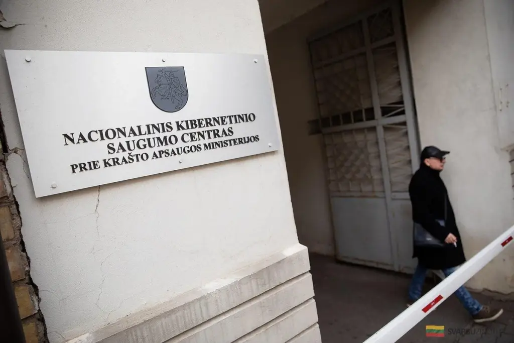 La ingenua trampa navideña: El 25% de los empleados cae en correos de phishing disfrazados de encuestas festivas