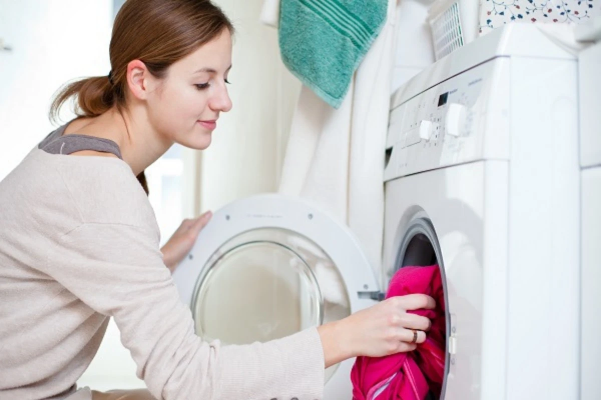 La lavadora llevaba años haciendo ruido hasta que un técnico señaló 1 error: lo arreglé en 5 minutos sin gastar nada | Buenas noticias - image 1