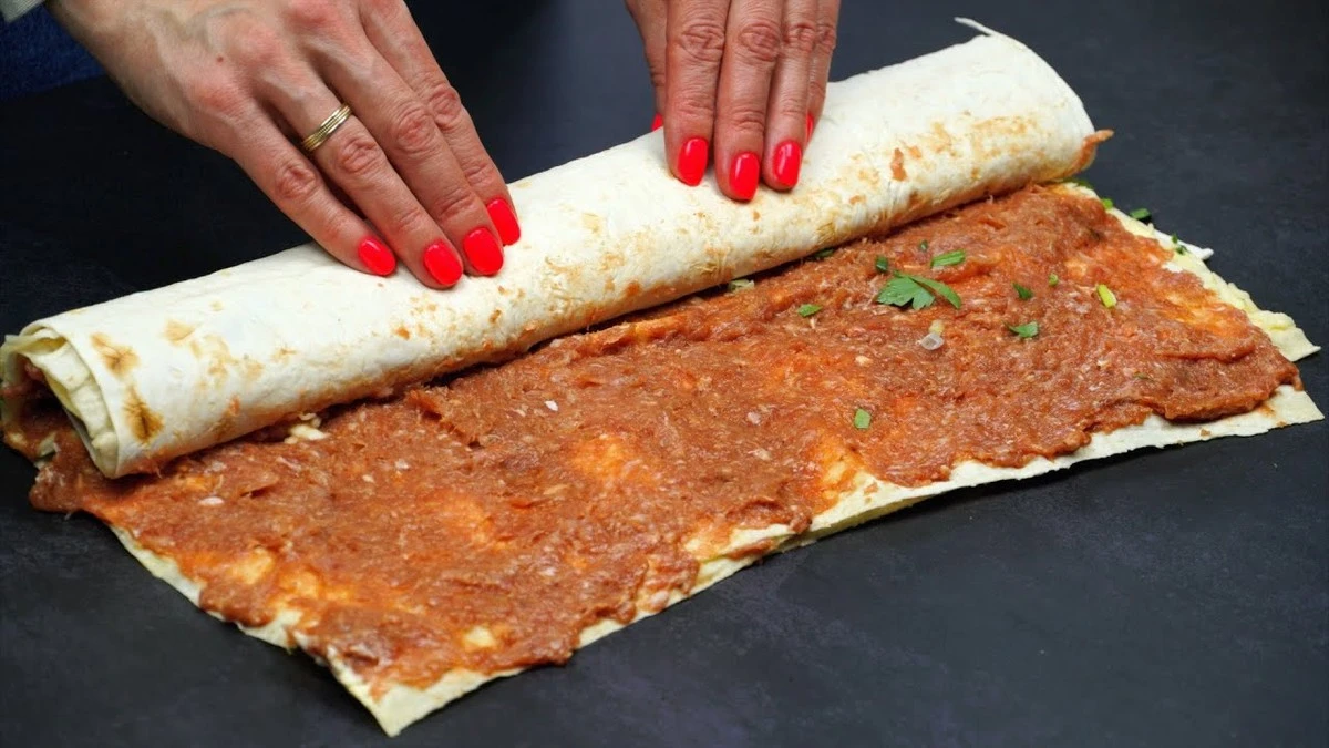 Lavašas su 300g mėsos: šis receptas sumušė visus rekordus (ir pagaminti jį labai lengva) - image 1