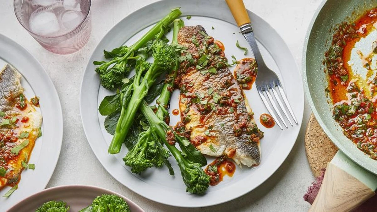Pescado Aromático con Verduras: La Receta Más Fácil y Sabrosa que Te Sorprenderá - image 1