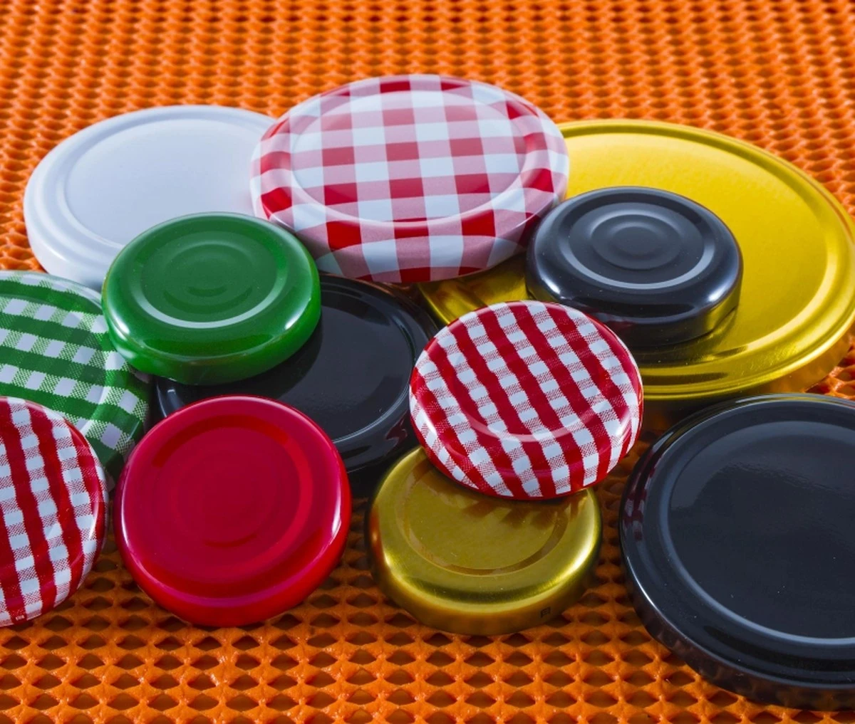 Reutiliza tapas de frascos: la solución ingeniosa para organizar tus pequeños objetos - image 1