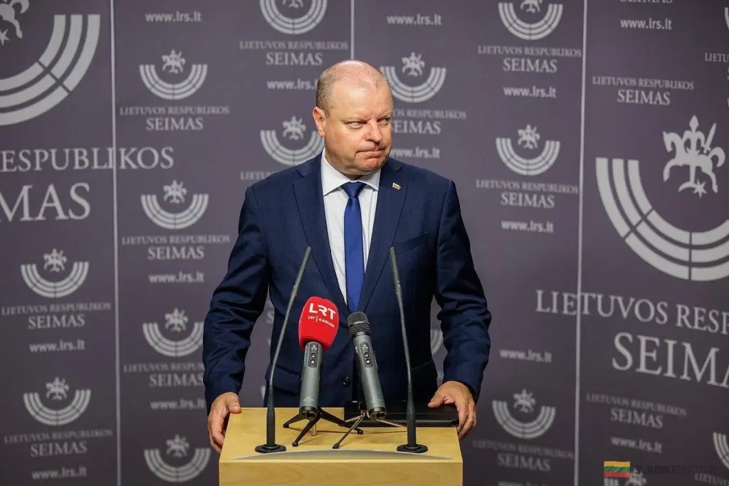 Saulius Skvernelis: "Estoy en paz, no he hecho nada ilegal" tras registros en el Parlamento