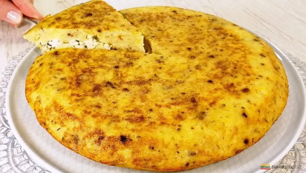 Tortilla de patatas y queso: el desayuno sin horno que te encantará