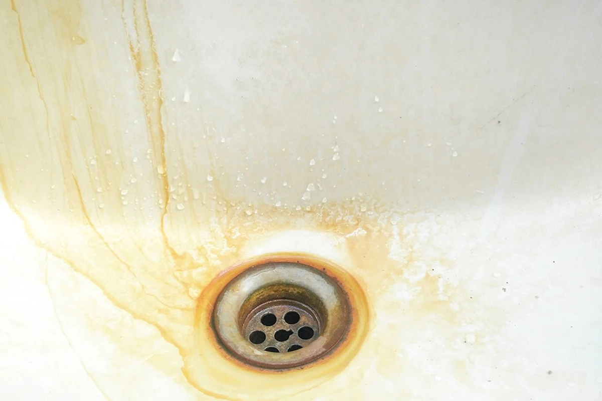 ¿Tu plancha deja manchas? Evita estos 5 errores y salva su depósito. - image 1