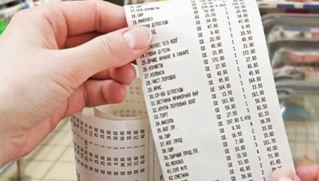 Tus recibos viejos: la clave insospechada para ahorrar hasta 1500€ al mes