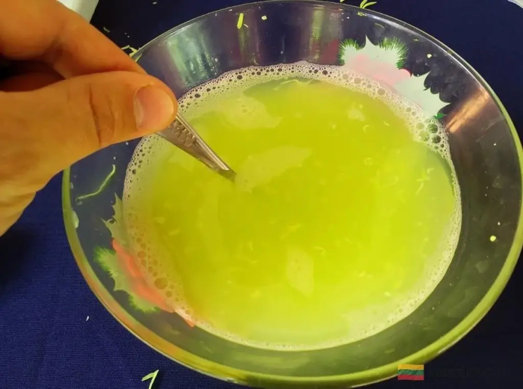 Tu vecino te enseñó a hacer jabón líquido: cuesta céntimos y es igual de bueno que el caro