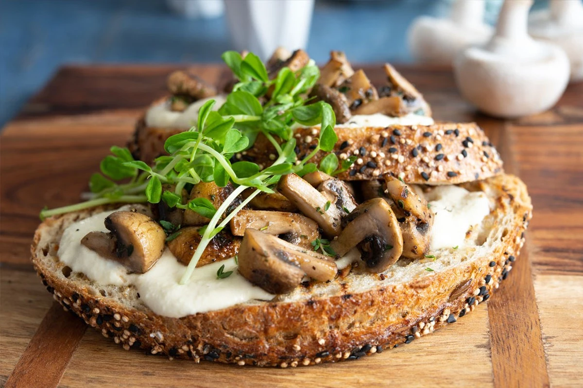 Unto de champiñones: un sándwich sustancioso para el desayuno en 15 minutos - image 1